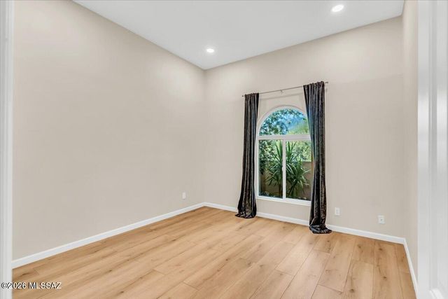 5833 N Placita Del Baron, Tucson, AZ 85718