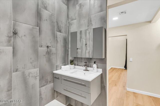 5833 N Placita Del Baron, Tucson, AZ 85718