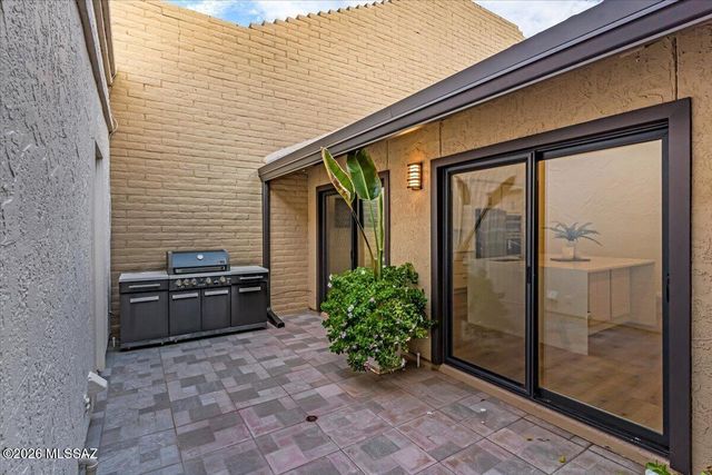 5833 N Placita Del Baron, Tucson, AZ 85718
