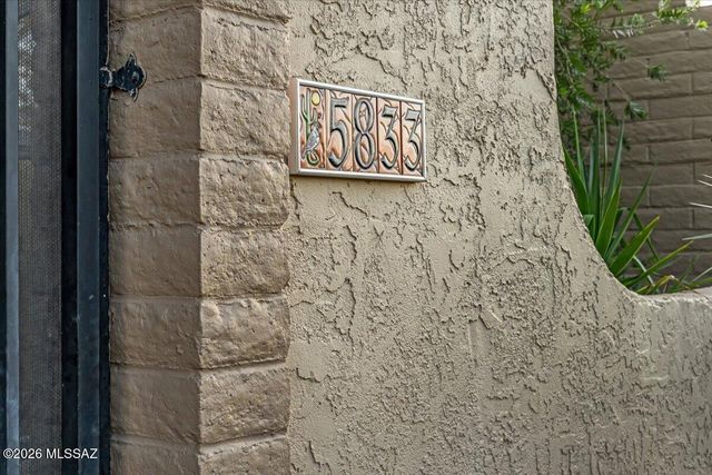 5833 N Placita Del Baron, Tucson, AZ 85718