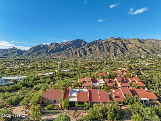 5833 N Placita Del Baron, Tucson, AZ 85718