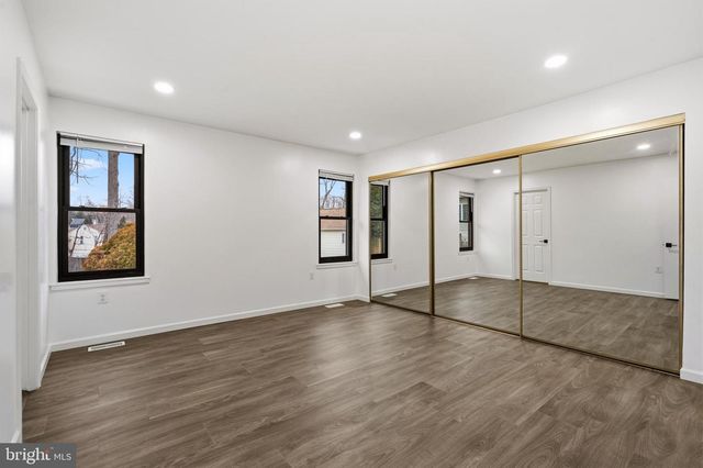 2146 WOODFORD RD, Vienna, VA 22182