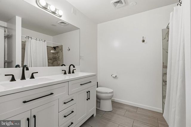 2146 WOODFORD RD, Vienna, VA 22182