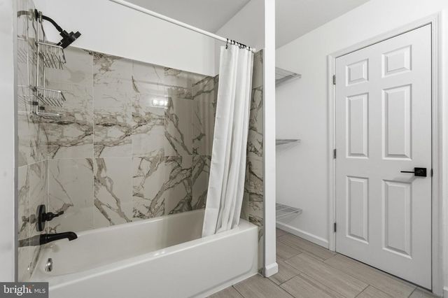 2146 WOODFORD RD, Vienna, VA 22182