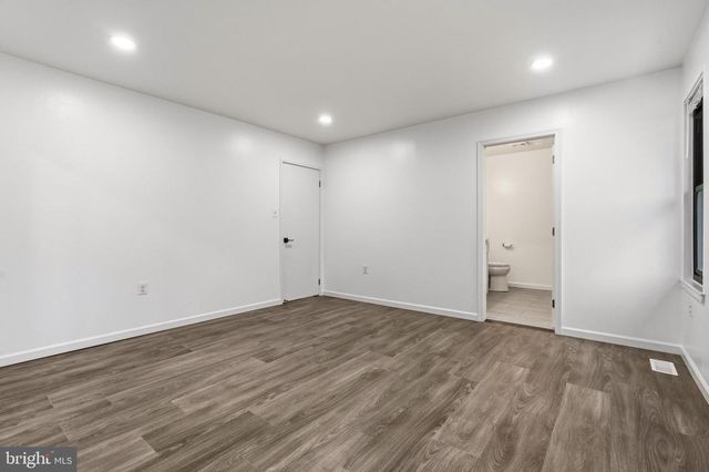 2146 WOODFORD RD, Vienna, VA 22182