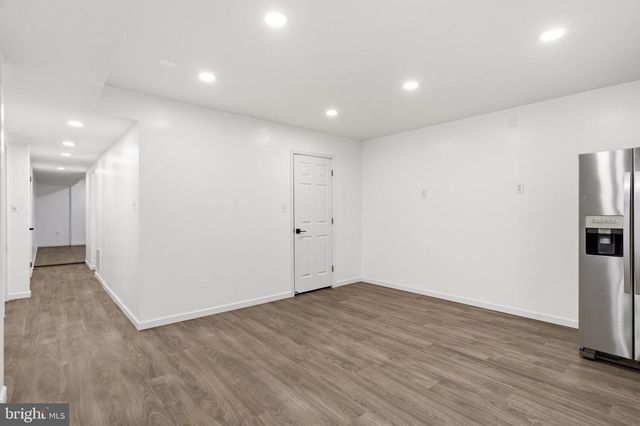 2146 WOODFORD RD, Vienna, VA 22182