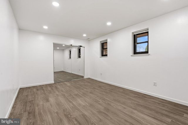 2146 WOODFORD RD, Vienna, VA 22182