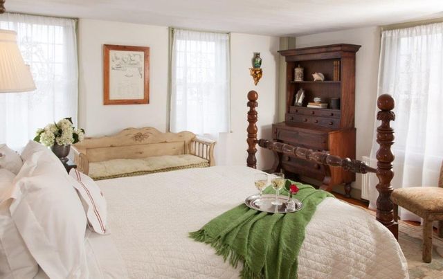 37 Marsh Street, Newport, RI 02840