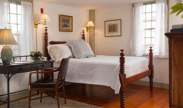 37 Marsh Street, Newport, RI 02840