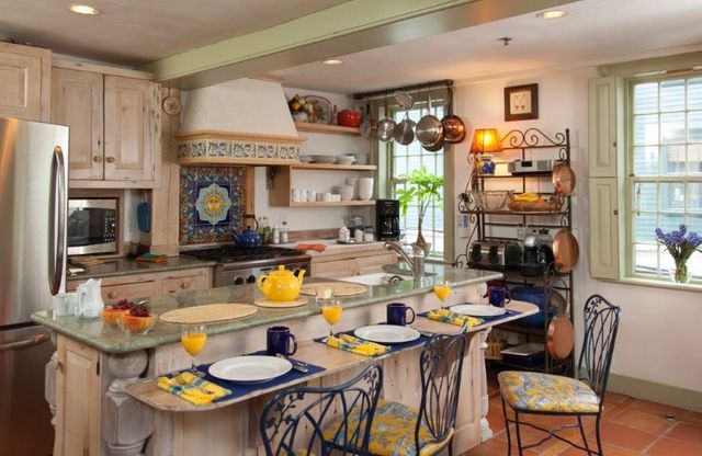 37 Marsh Street, Newport, RI 02840