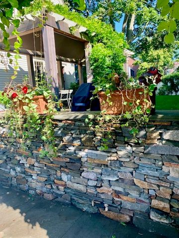 37 Marsh Street, Newport, RI 02840