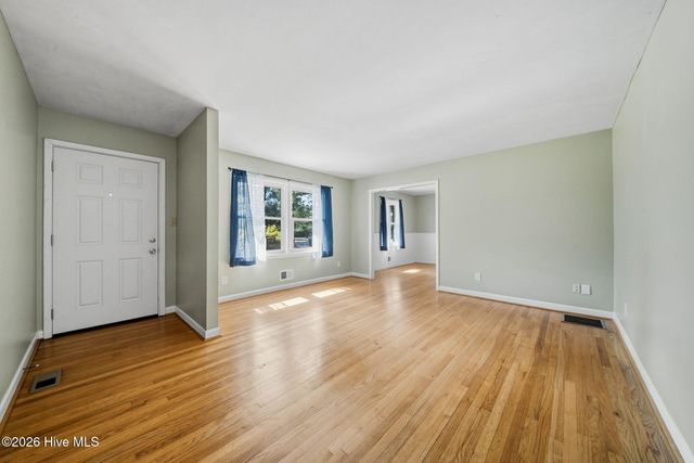 3316 Chalmers Drive, Wilmington, NC 28409