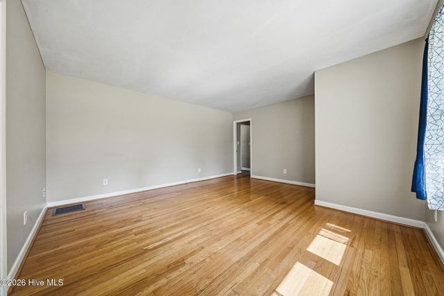 3316 Chalmers Drive, Wilmington, NC 28409