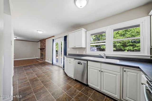 3316 Chalmers Drive, Wilmington, NC 28409