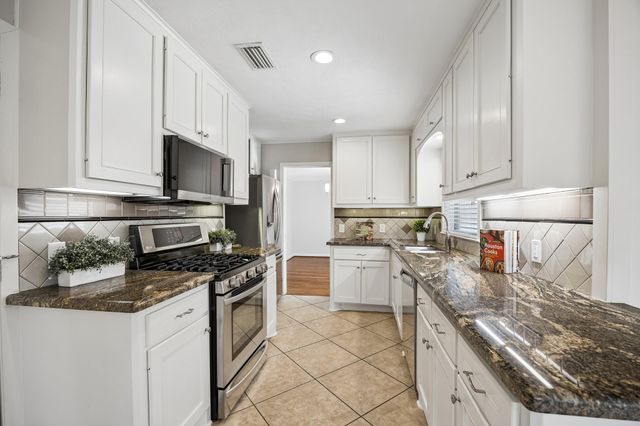 2202 Lazybrook Drive, Houston, TX 77008