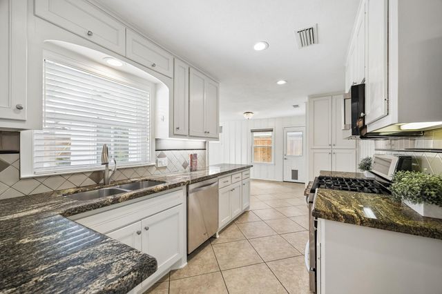 2202 Lazybrook Drive, Houston, TX 77008