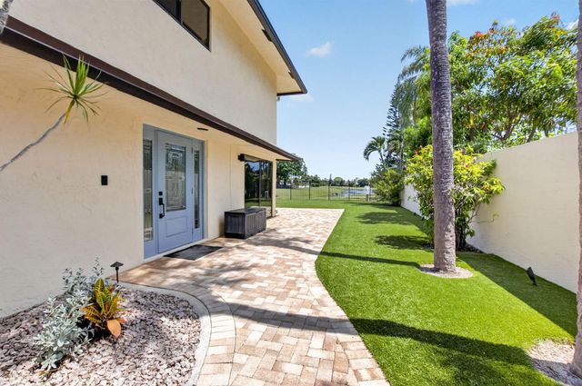 2833 SW 6th Street, Delray Beach, FL 33445
