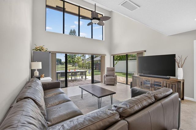 2833 SW 6th Street, Delray Beach, FL 33445