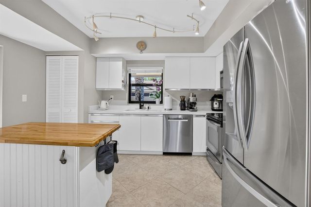 2833 SW 6th Street, Delray Beach, FL 33445