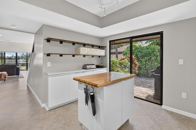 2833 SW 6th Street, Delray Beach, FL 33445