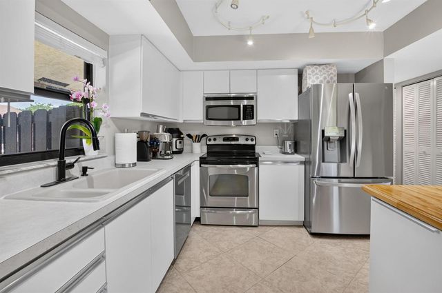2833 SW 6th Street, Delray Beach, FL 33445