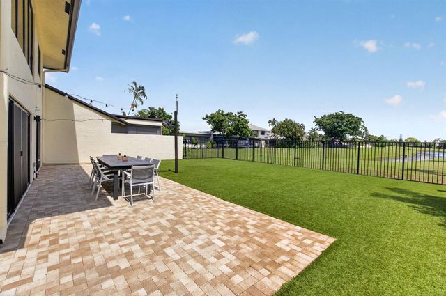 2833 SW 6th Street, Delray Beach, FL 33445