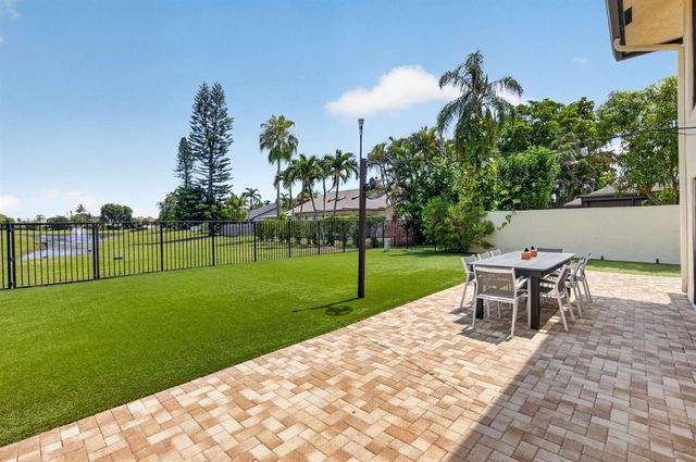 2833 SW 6th Street, Delray Beach, FL 33445