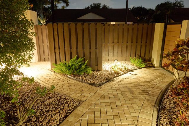 2833 SW 6th Street, Delray Beach, FL 33445