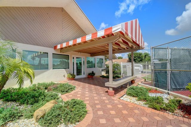 2833 SW 6th Street, Delray Beach, FL 33445