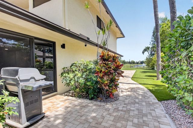 2833 SW 6th Street, Delray Beach, FL 33445
