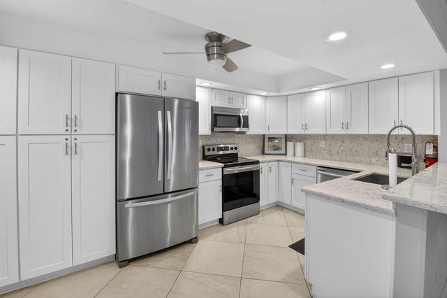 2833 SW 6th Street, Delray Beach, FL 33445