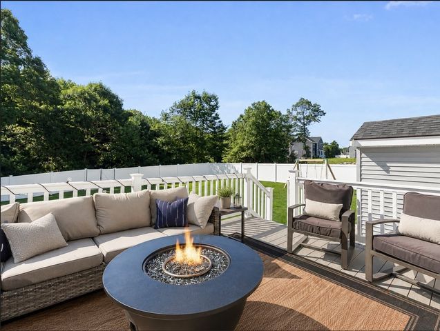 65 Henrietta Way, Taunton, MA 02780