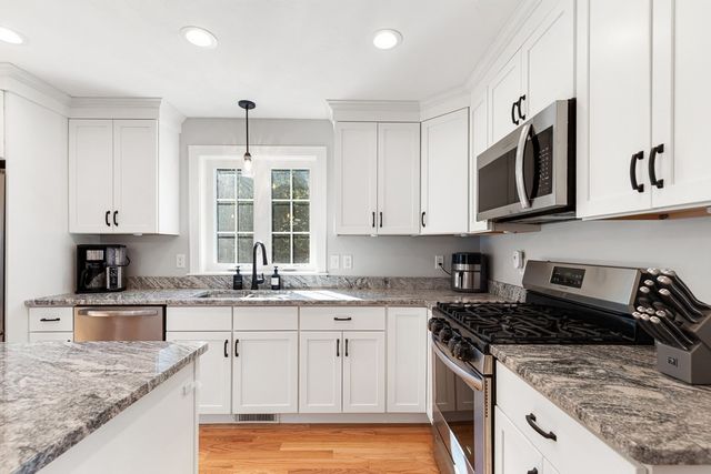 65 Henrietta Way, Taunton, MA 02780