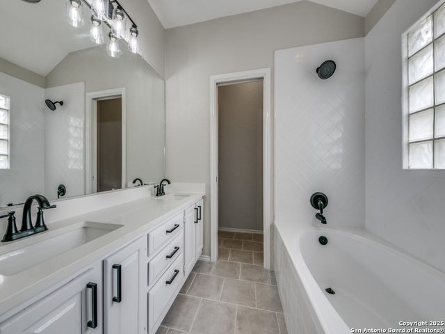 9218 Shadow Crest, Converse, TX 78109