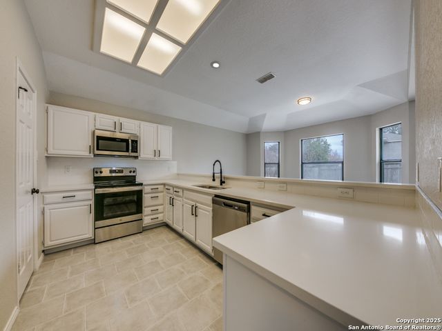 9218 Shadow Crest, Converse, TX 78109