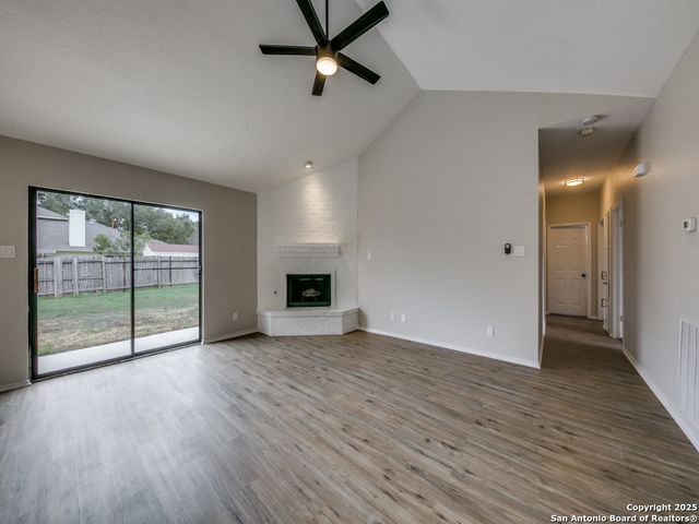 9218 Shadow Crest, Converse, TX 78109