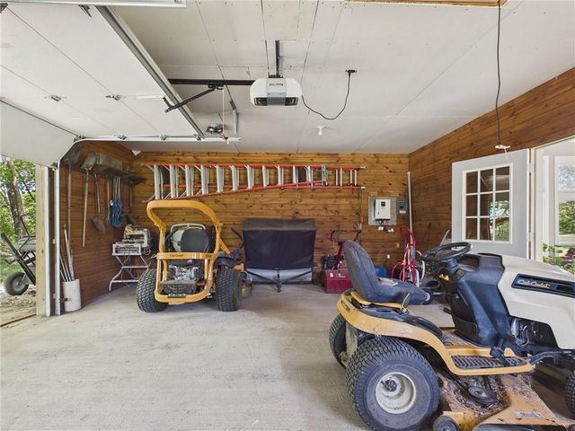 17590 188th Terrace, Tonganoxie, KS 66086