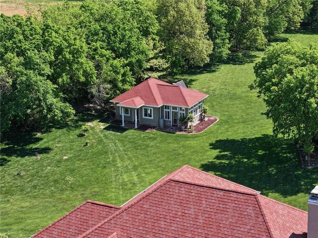 17590 188th Terrace, Tonganoxie, KS 66086