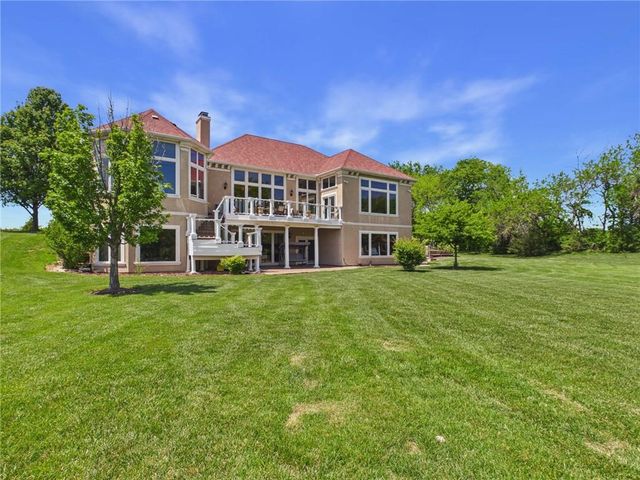 17590 188th Terrace, Tonganoxie, KS 66086