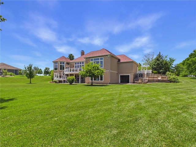 17590 188th Terrace, Tonganoxie, KS 66086