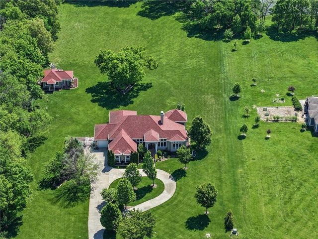 17590 188th Terrace, Tonganoxie, KS 66086