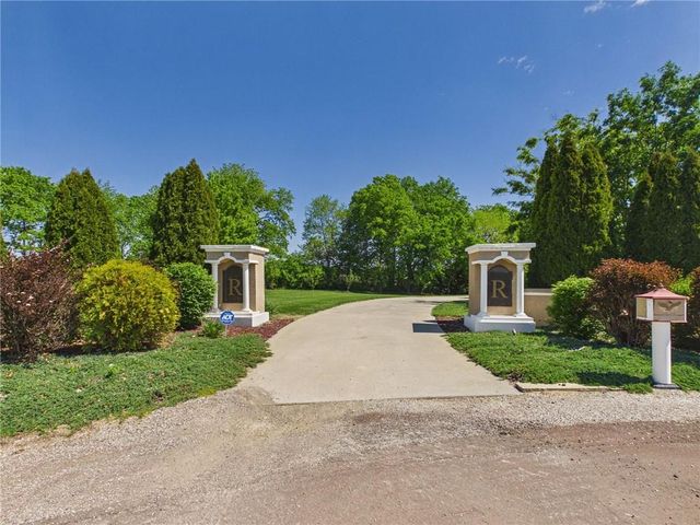 17590 188th Terrace, Tonganoxie, KS 66086