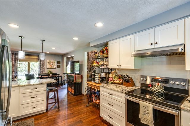 5269 Woodview Avenue, Louisville, OH 44641