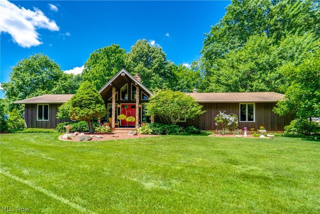 5269 Woodview Avenue, Louisville, OH 44641