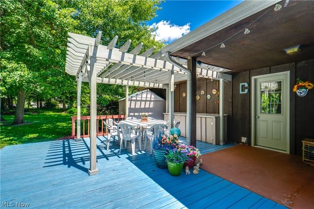 5269 Woodview Avenue, Louisville, OH 44641