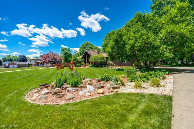 5269 Woodview Avenue, Louisville, OH 44641