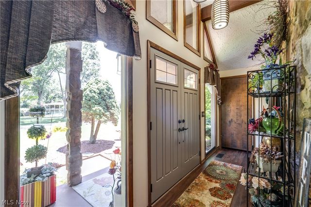 5269 Woodview Avenue, Louisville, OH 44641