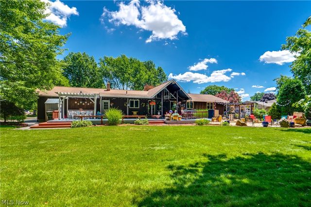 5269 Woodview Avenue, Louisville, OH 44641