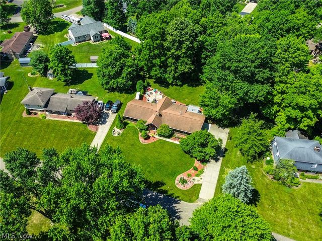 5269 Woodview Avenue, Louisville, OH 44641