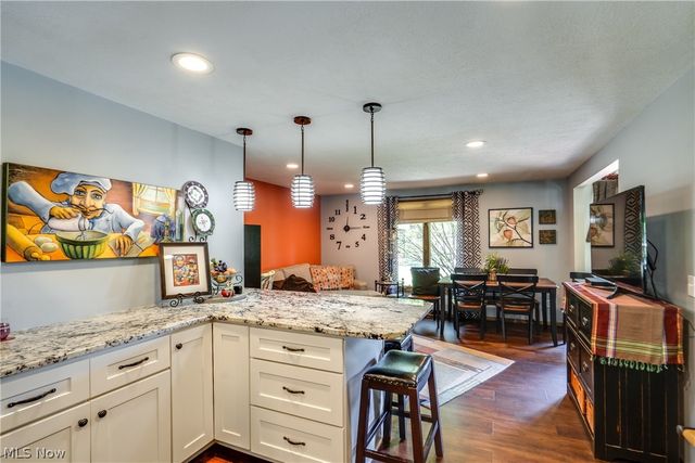 5269 Woodview Avenue, Louisville, OH 44641